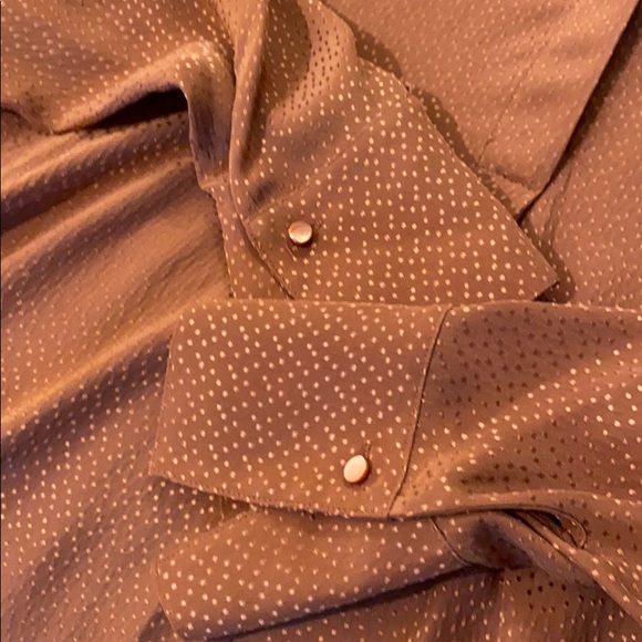 VINCE V-neck silk blouse. - Picture 5 of 5